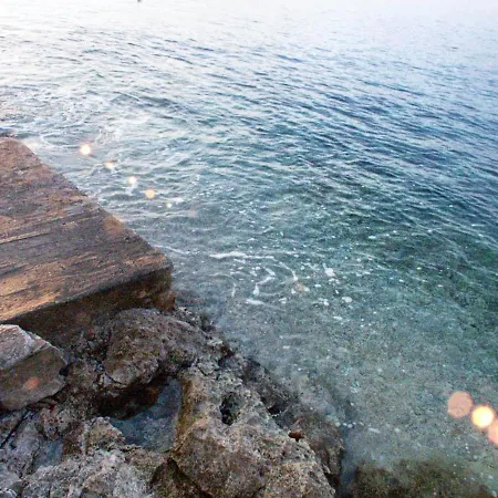 Apartment By The Sea Maslinica, Solta - 774