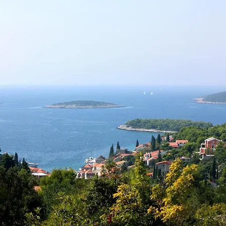 Apartment By The Sea Maslinica, Solta - 774