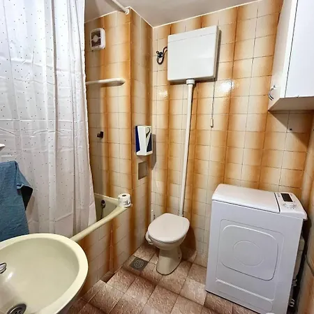 Apartment By The Sea Maslinica, Solta - 774 Grohote
